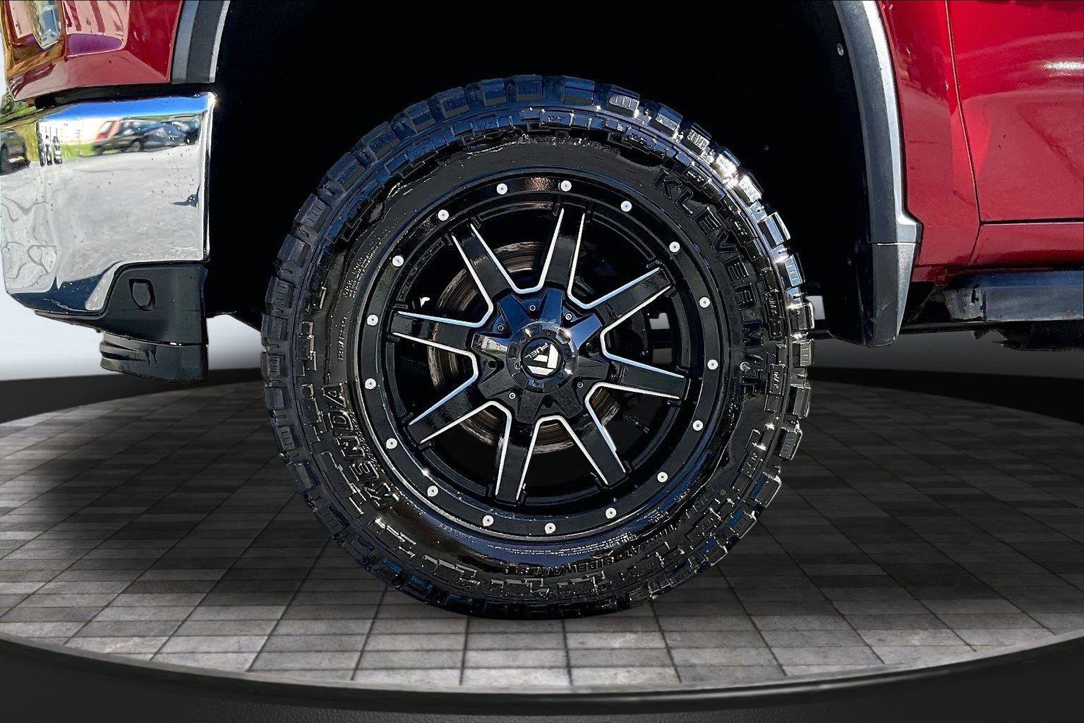 Used 2020 Chevrolet Silverado 2500 LTZ w/ LTZ Premium Package AWD/4WD image 9