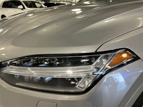 Used 2024 Volvo XC90 B5 Core w/ Protection Package Premier image 7