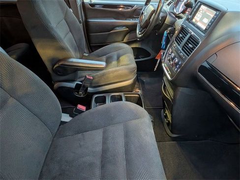 Certified 2020 Dodge Grand Caravan SE image 29