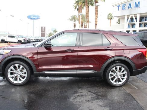 Certified 2022 Ford Explorer Platinum w/ Equipment Group 601A image 4