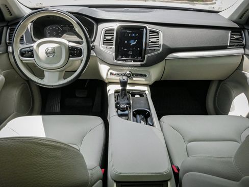 Used 2022 Volvo XC90 T5 Momentum w/ Climate Package AWD/4WD image 29