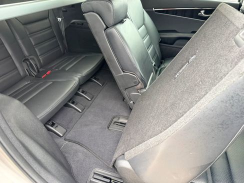 Used 2018 Kia Sorento EX image 26