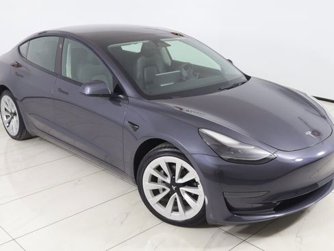 Used 2023 Tesla Model 3 Standard Range image 18