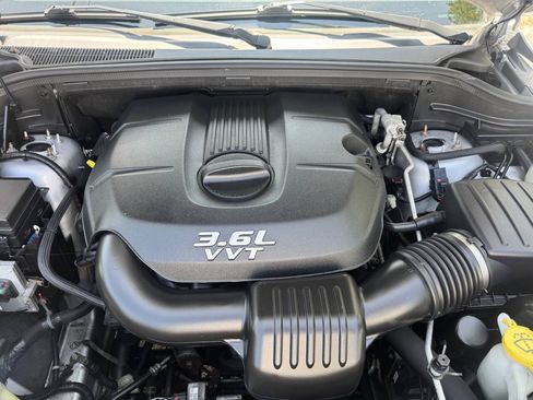Used 2012 Jeep Grand Cherokee Laredo AWD/4WD image 10