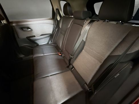 Used 2023 Nissan Rogue SV image 27