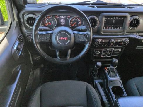 Used 2022 Jeep Gladiator Sport AWD/4WD image 16