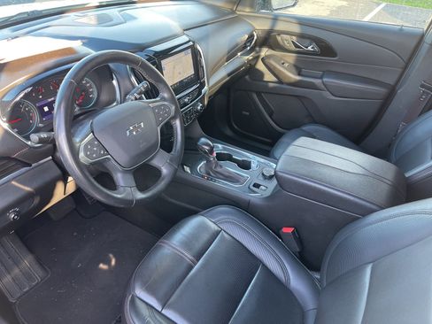 Used 2022 Chevrolet Traverse RS image 5