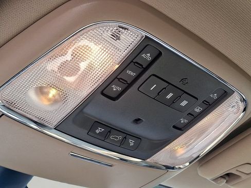 Used 2015 Jeep Grand Cherokee Limited w/ Luxury Group II AWD/4WD image 25
