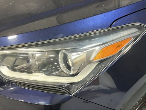 Used 2017 Hyundai Santa Fe Limited AWD/4WD image 7