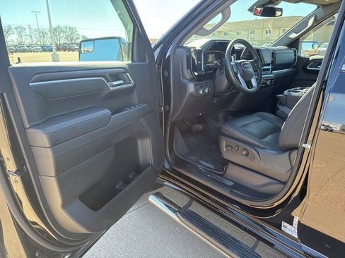 Used 2023 GMC Sierra 1500 SLT image 12