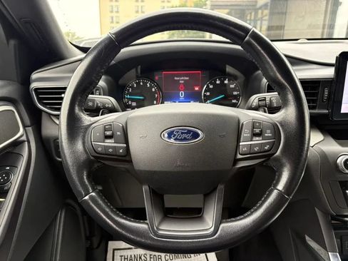 Used 2020 Ford Explorer XLT w/ Equipment Group 202A AWD/4WD image 15