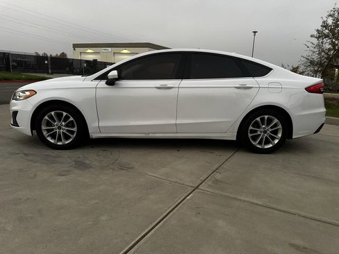 Used 2020 Ford Fusion SE image 21