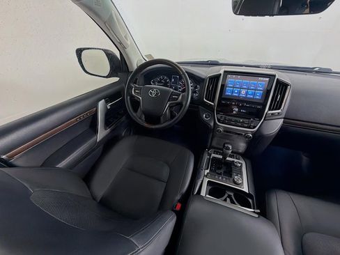 Used 2016 Toyota Land Cruiser AWD/4WD image 11