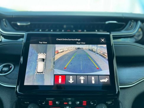 Used 2022 Jeep Grand Cherokee Limited 4xe w/ Luxury Tech Group II image 31