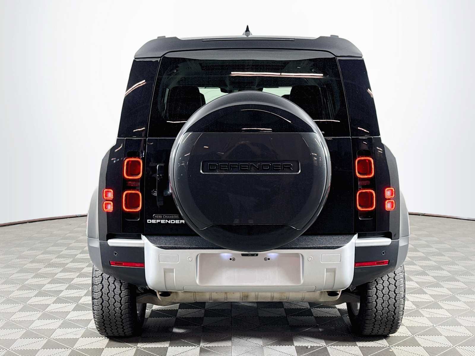 Certified 2024 Land Rover Defender 110 S AWD/4WD image 6