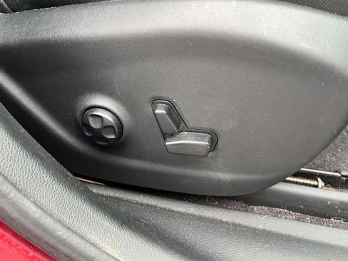 Used 2019 Jeep Cherokee Limited AWD/4WD image 17