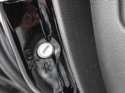 Used 2019 Jeep Grand Cherokee Laredo image 36