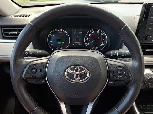Used 2022 Toyota RAV4 XLE Premium AWD/4WD image 19