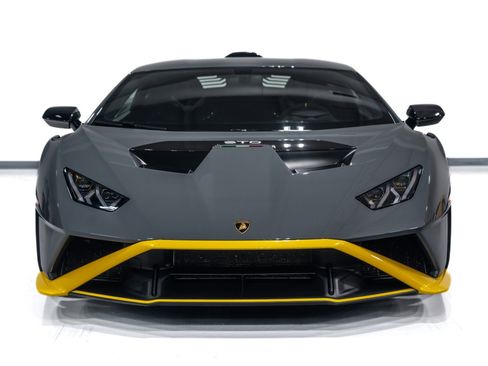 Used 2023 Lamborghini Huracan STO image 3