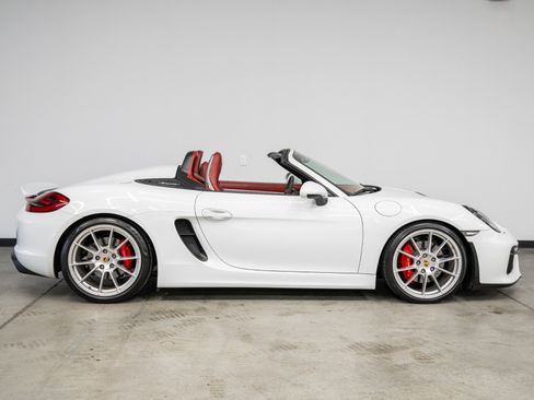 Used 2016 Porsche Boxster Spyder RWD image 47