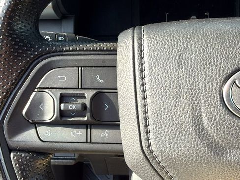 Used 2025 Toyota Tacoma SR5 image 7