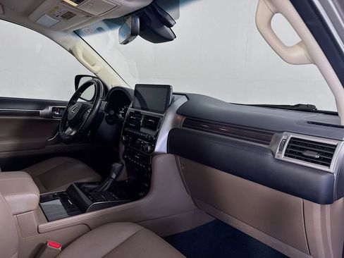 Used 2022 Lexus GX 460 Luxury w/ Accessory Package AWD/4WD image 31