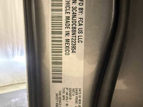 Used 2022 Jeep Compass Limited image 38