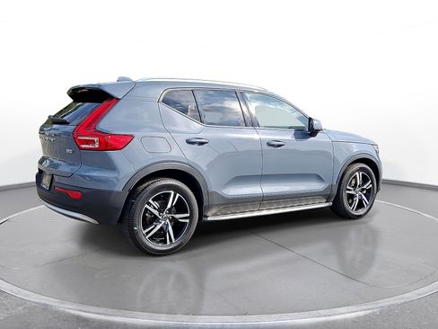 Used 2023 Volvo XC40 B5 Core AWD/4WD image 8