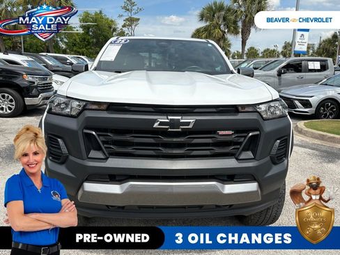 Used 2025 Chevrolet Colorado Trail Boss AWD/4WD image 3