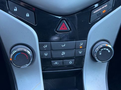Used 2012 Chevrolet Cruze Eco FWD image 18