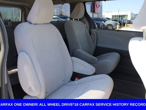 Used 2018 Toyota Sienna LE image 22