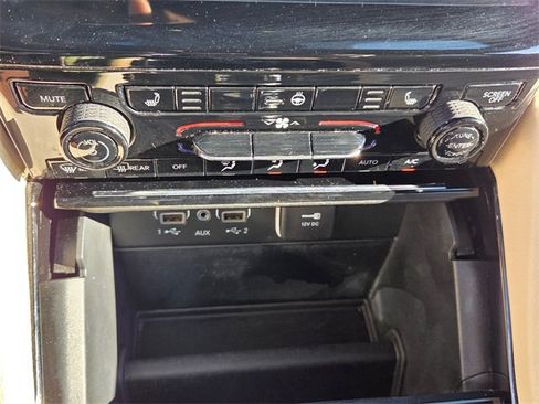 Used 2023 Jeep Grand Cherokee Limited image 19