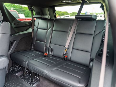 Used 2024 Cadillac Escalade Luxury w/ LPO, Floor Liner Package AWD/4WD image 18