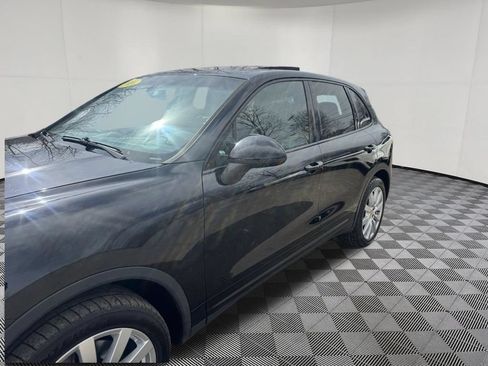 Used 2014 Porsche Cayenne Platinum Edition AWD/4WD image 9
