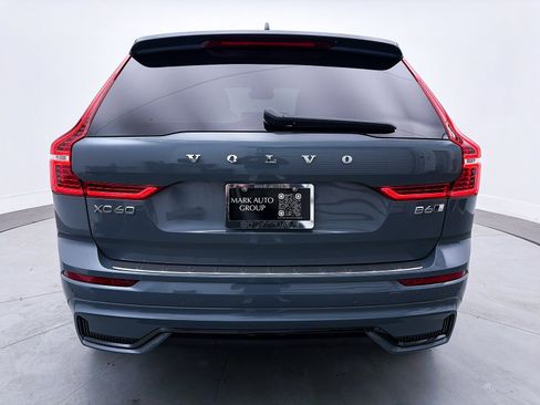 Used 2023 Volvo XC60 B6 Ultimate w/ Protection Package Premier image 17