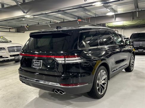 Used 2026 Lincoln Aviator Reserve w/ Illumination Package image 2