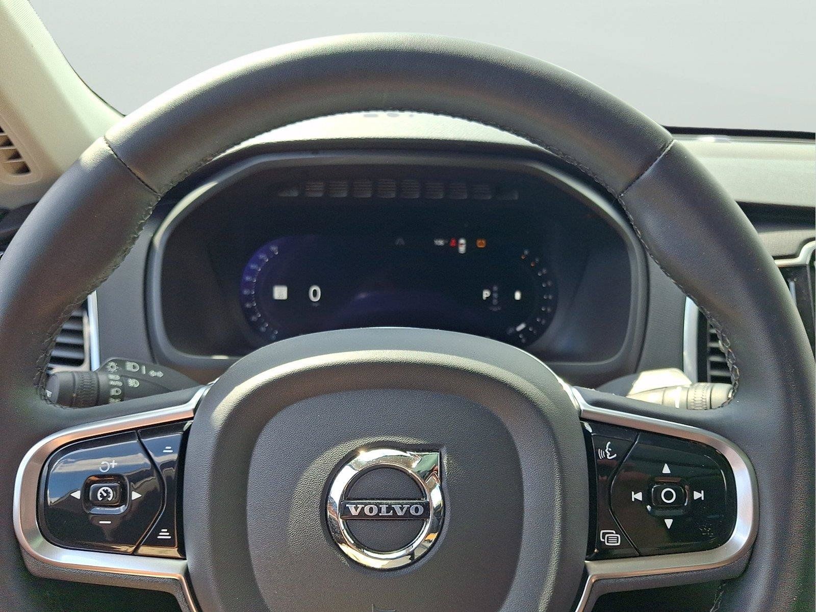 Used 2023 Volvo XC90 B5 Plus w/ Protection Package Premier AWD/4WD image 19