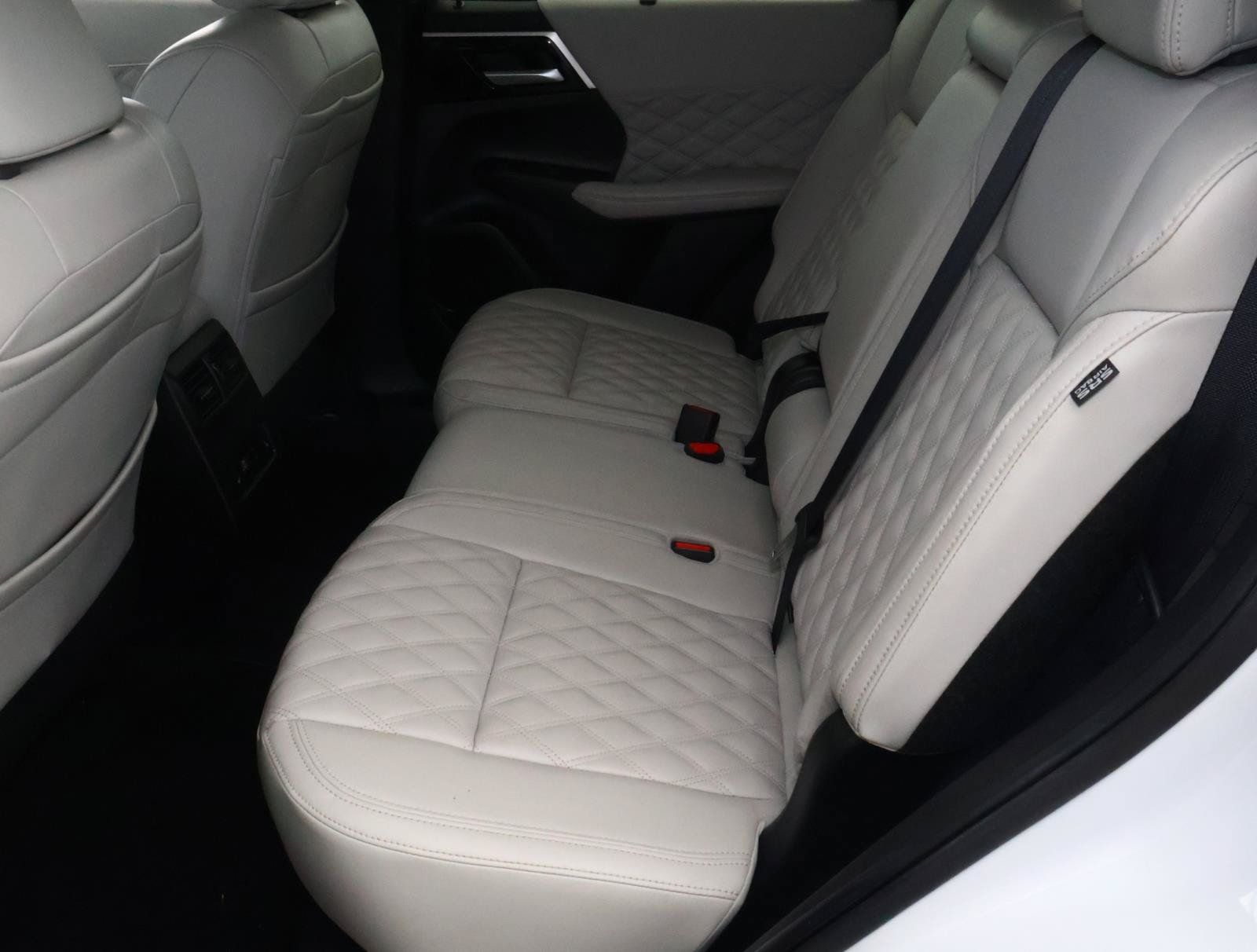 Used 2025 Mitsubishi Outlander SEL AWD/4WD image 21