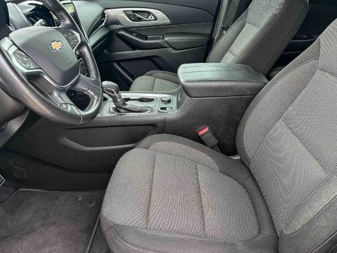 Used 2022 Chevrolet Traverse LT FWD image 13