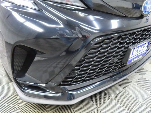 Used 2025 Toyota Sienna XSE image 40