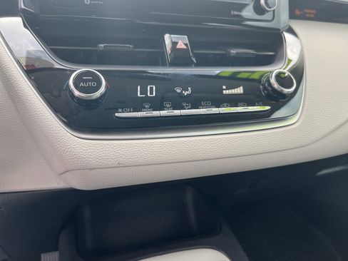 Certified 2022 Toyota Corolla LE image 8