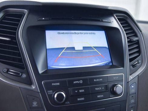 Used 2017 Hyundai Santa Fe SE image 19