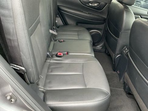 Used 2020 Nissan Rogue SL w/ Premium Package image 17