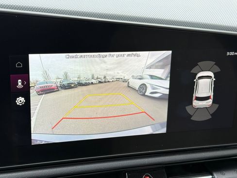 Used 2023 Kia Niro SX image 20