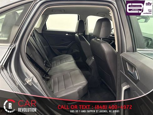 Used 2024 Volkswagen Jetta SE FWD image 42