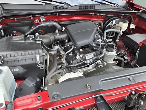 Used 2022 Toyota Tacoma SR w/ SR Convenience Package RWD image 17
