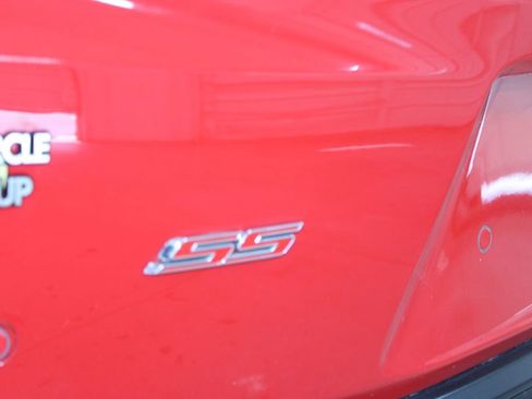 Used 2018 Chevrolet Camaro SS RWD image 12