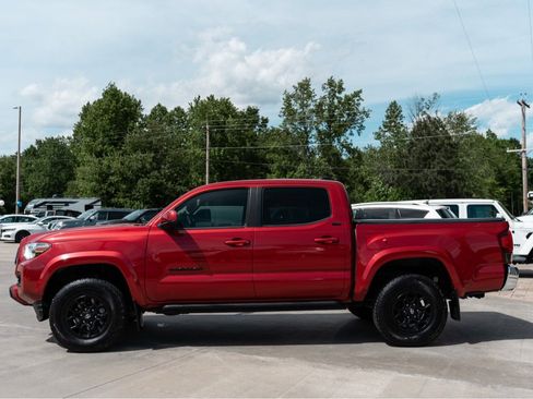 Used 2021 Toyota Tacoma SR5 RWD image 4