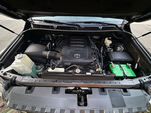 Used 2019 Toyota Tundra SR5 w/ TRD Off Road Package AWD/4WD image 46