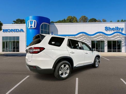 New 2025 Honda Pilot EX-L image 8